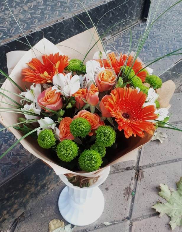 Букет цветов из: Герберы, Хризантемы, Альстромерии и Розы в Урени