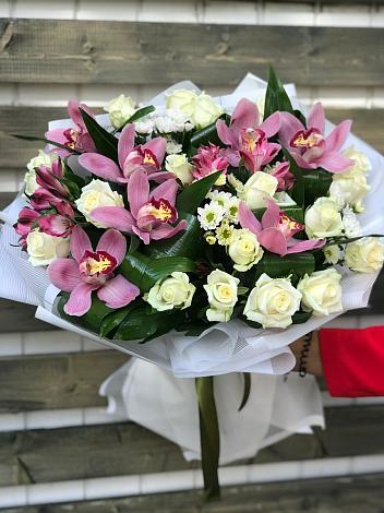 Букет цветов из: Розы и Хризантемы в Урени