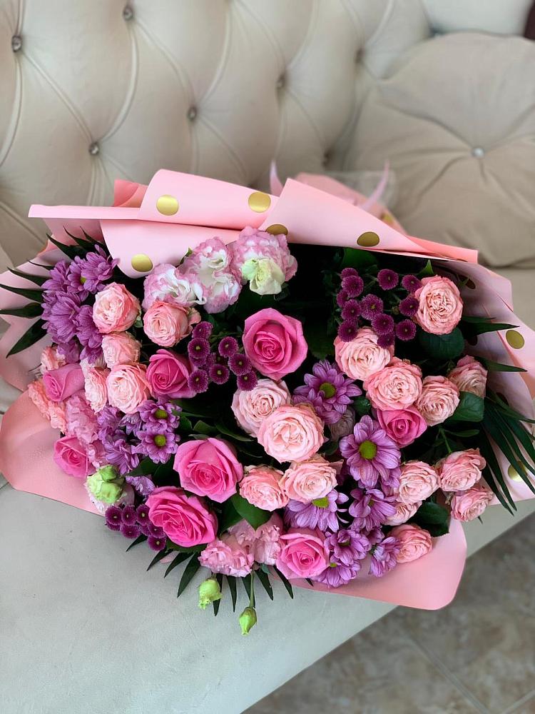 Букет цветов из: Хризантемы, Розы и Лизиантусы в Урени