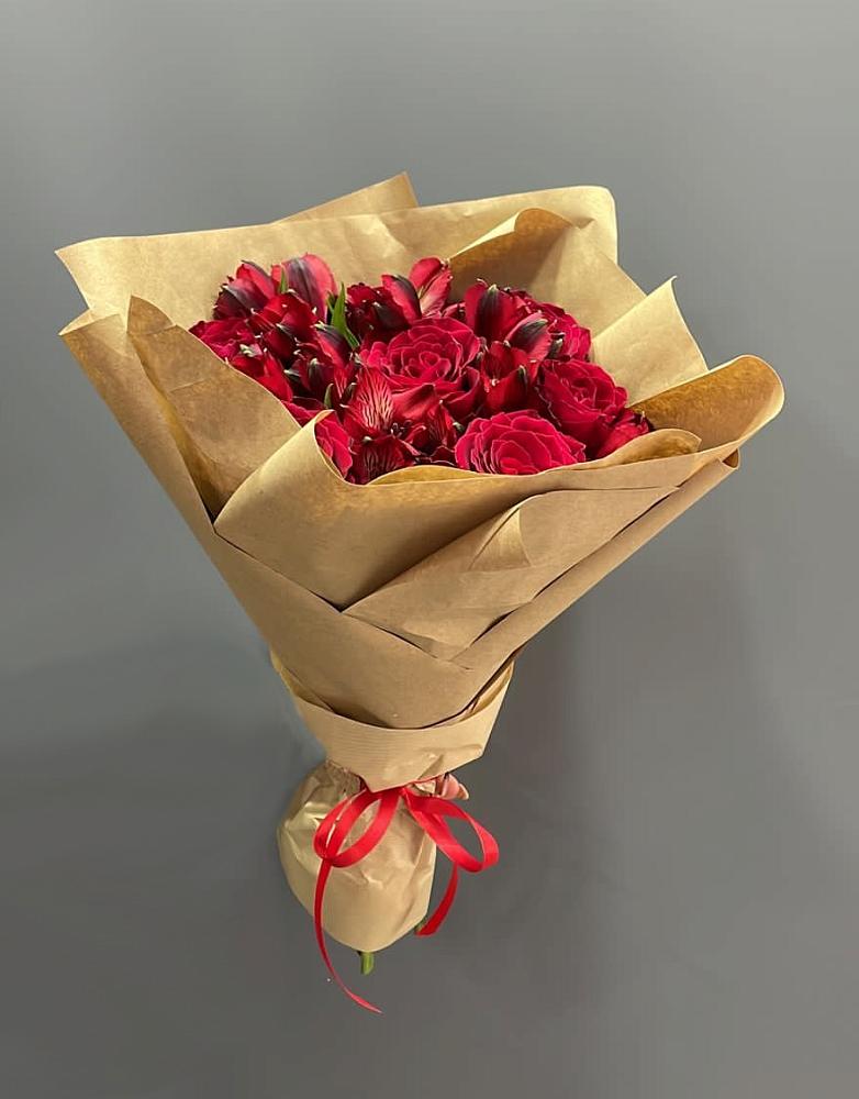 Букет цветов из: Альстромерии и Розы в Урени