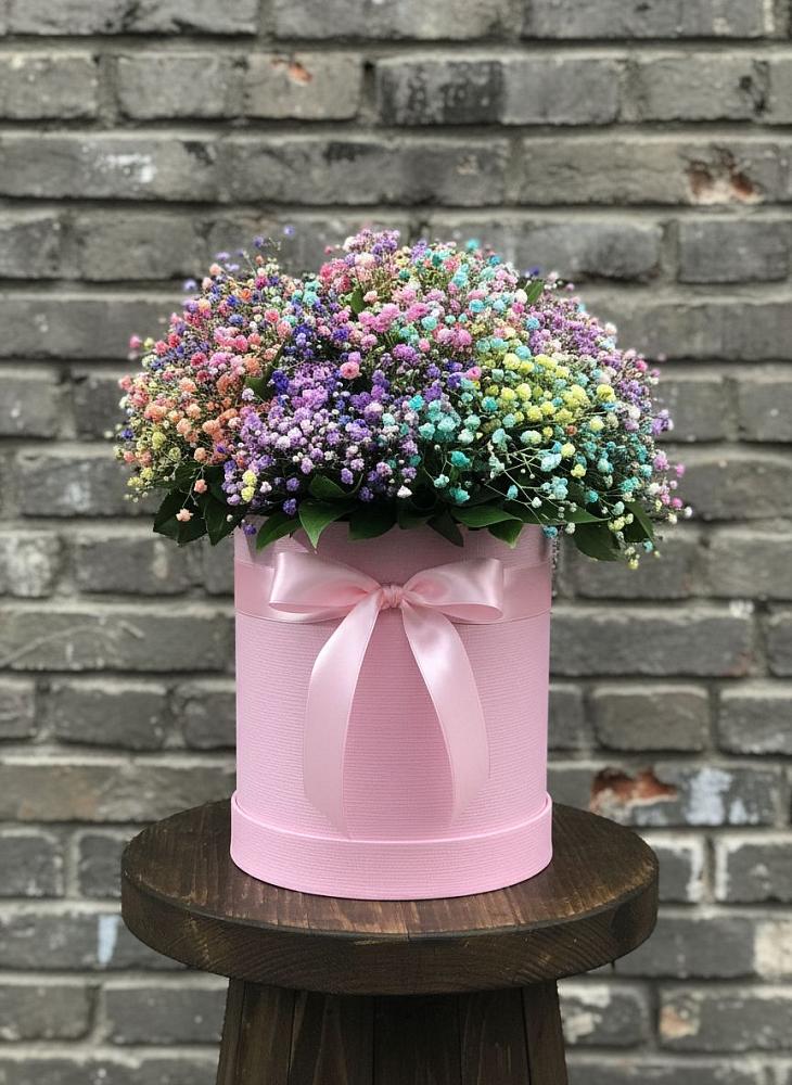 Цветочная композиция из Гипсофила и Розы в шляпной коробке в Урени