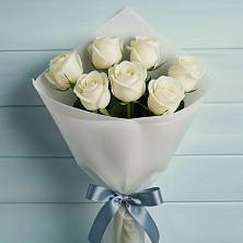 Букет 7 Белых роз Эдлесс Лав в Урени