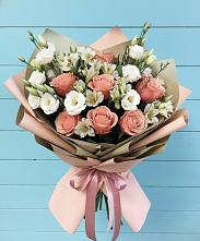 Букет цветов из:  Розы, Альстромерии и Лизиантусы в Урени