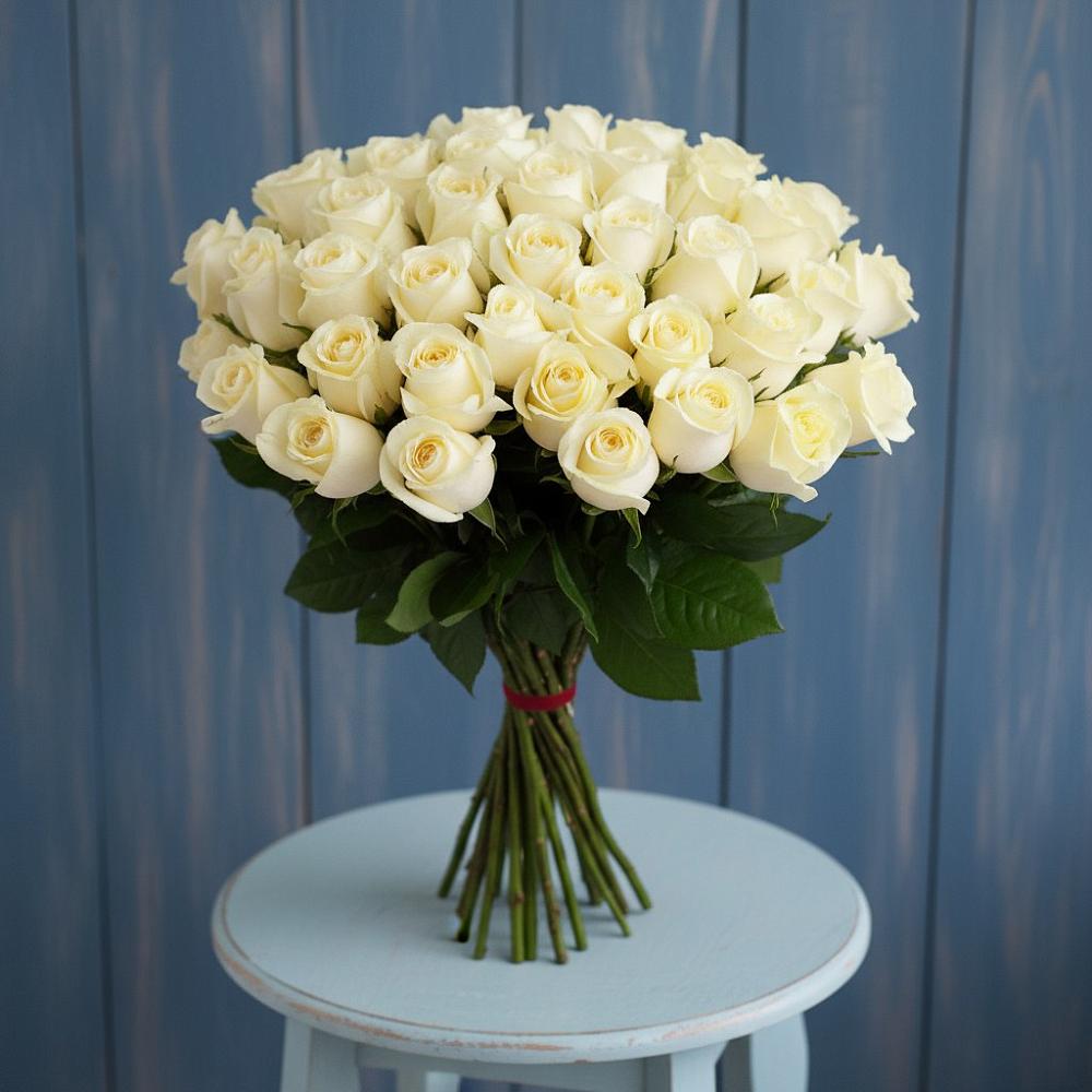 Букет 51 Белая роза Эдлесс Лав в Урени