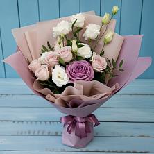 Букет цветов из:  Розы и Лизиантусы в Урени