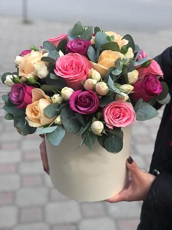 Цветочная композиция из Розы в шляпной коробке в Урени
