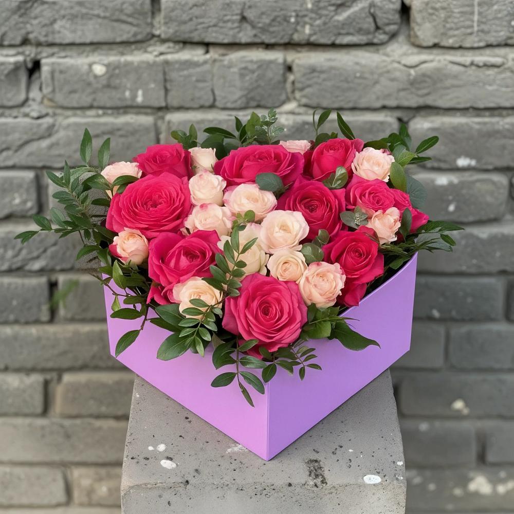 Цветочная композиция из Розы в коробке в Урени