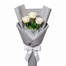 Букет 3 белые розы в Урени