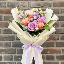 Букет цветов из:  Лизиантусы и Розы в Урени