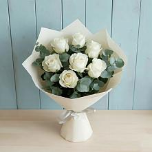 Букет Белые розы в Эвкалипте в Урени