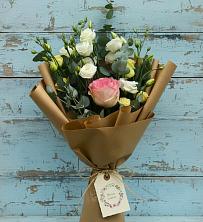 Букет цветов из:  Розы и Лизиантусы в Урени