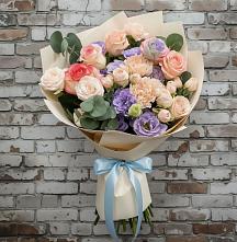 Букет цветов из:  Розы, Лизиантусы и Гвоздики в Урени